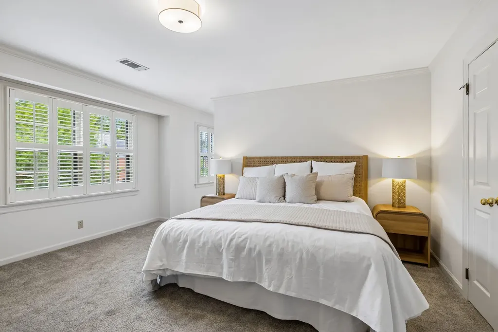 220 Westchase Drive Nashville TN 37205