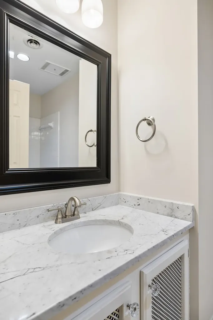 220 Westchase Drive Nashville TN 37205