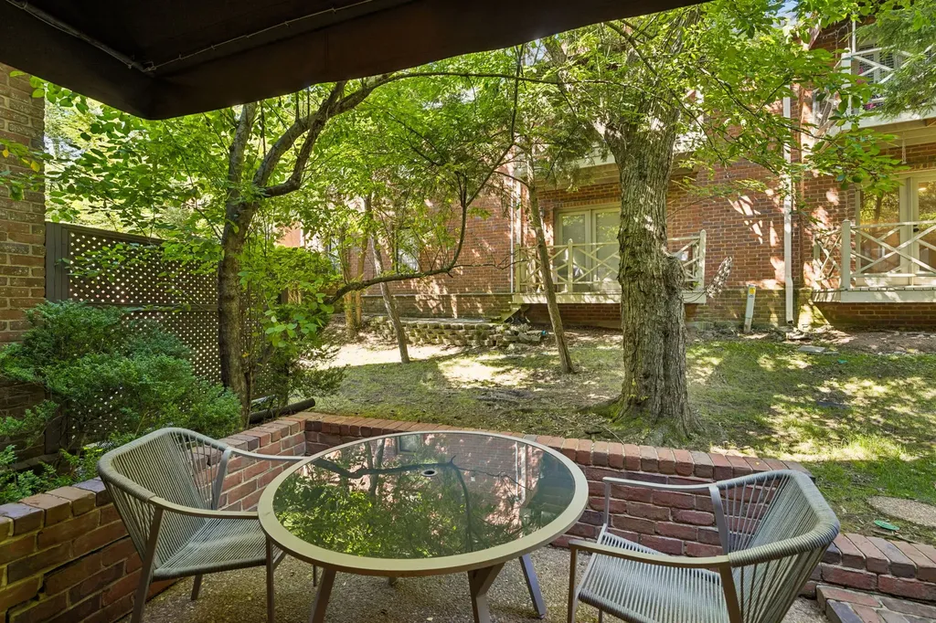 220 Westchase Drive Nashville TN 37205