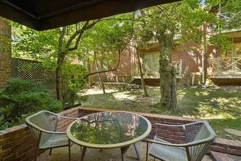 220 Westchase Drive Nashville TN 37205