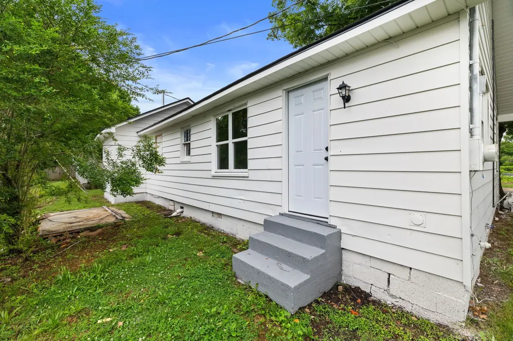 112 Gallaher Boulevard Lawrenceburg TN 38464