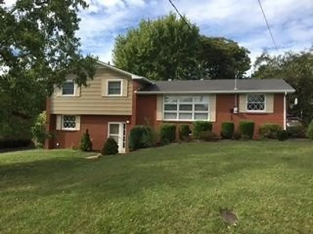 221 Bonnavue Drive Hermitage TN 37076