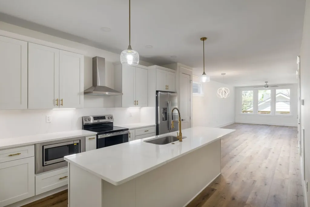340A Peachtree Street Nashville TN 37210