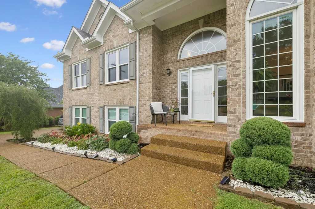 2920 Stewart Campbell Point Thompsons Station TN 37179