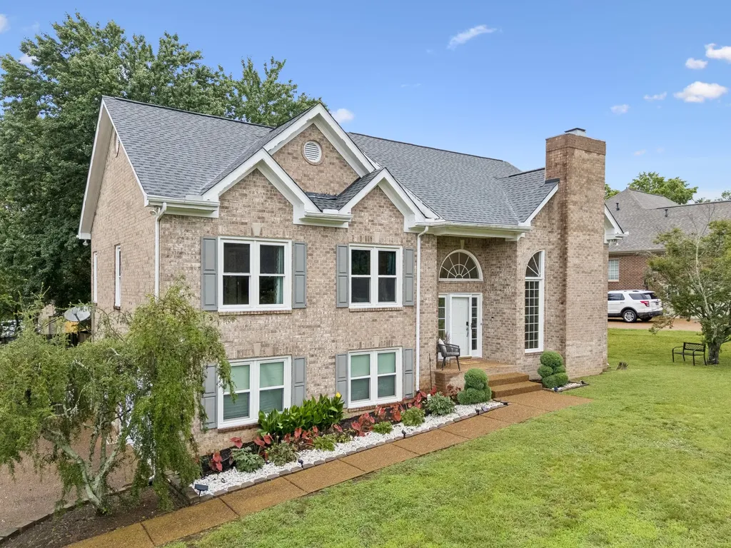 2920 Stewart Campbell Point Thompsons Station TN 37179