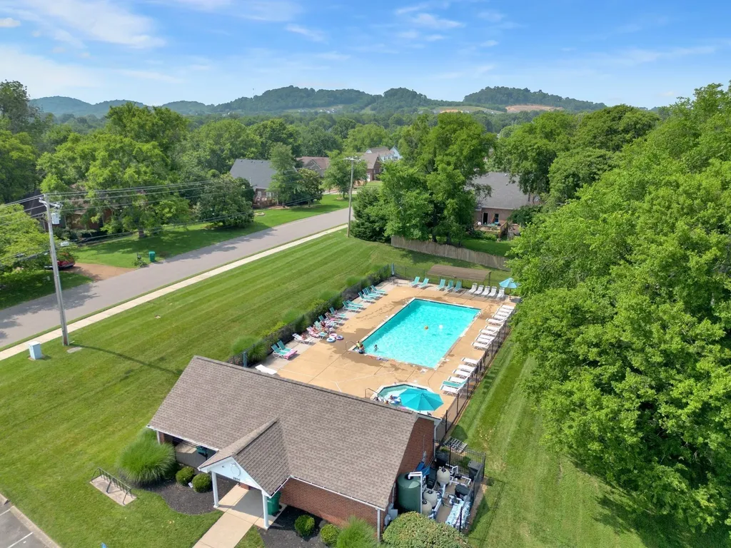 2920 Stewart Campbell Point Thompsons Station TN 37179