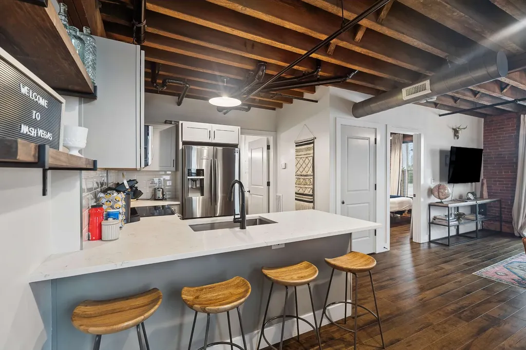 610 21st Ave, N Nashville TN 37203