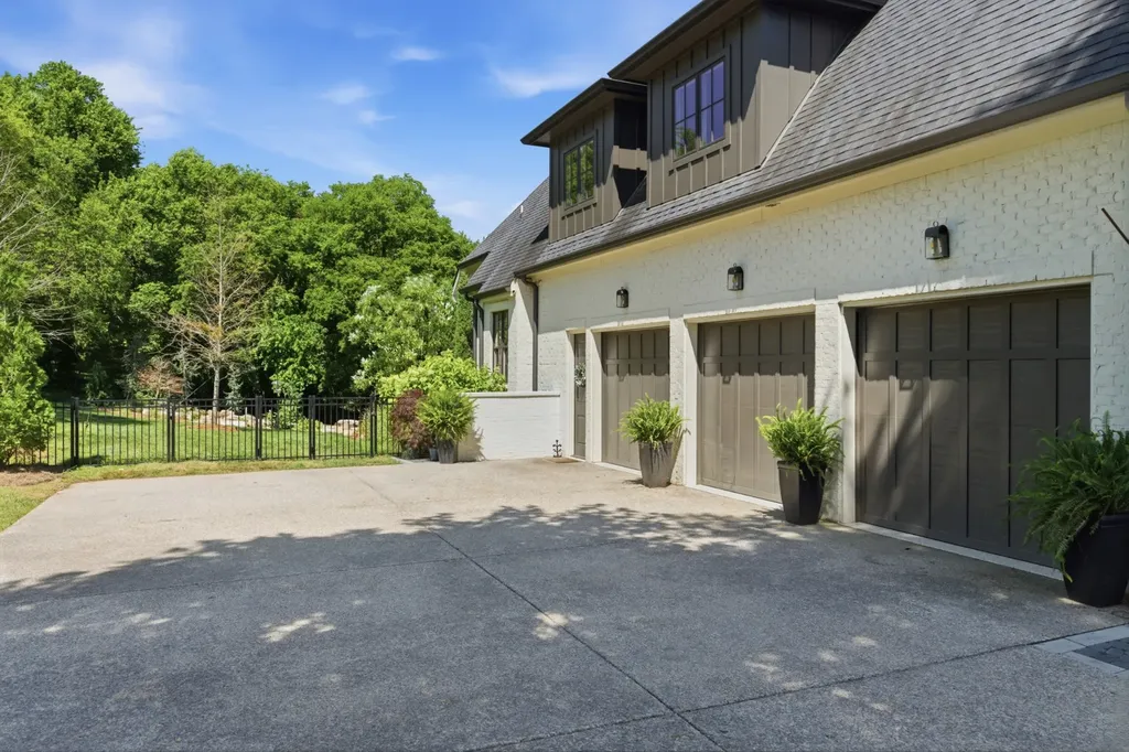 2108 Timberwood Place Nashville TN 37215