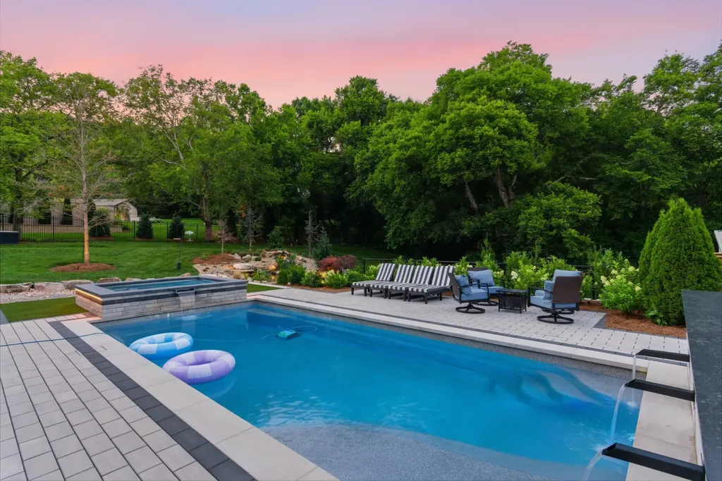 2108 Timberwood Place Nashville TN 37215