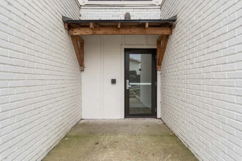 959 44th Ave, N Nashville TN 37209