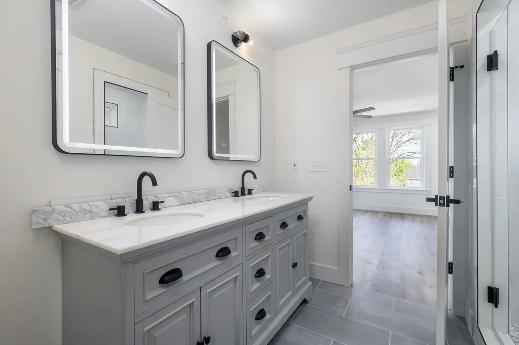 340B Peachtree Street Nashville TN 37210