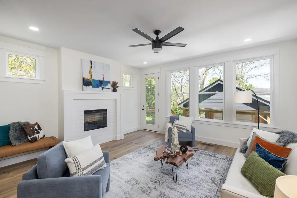 340B Peachtree Street Nashville TN 37210
