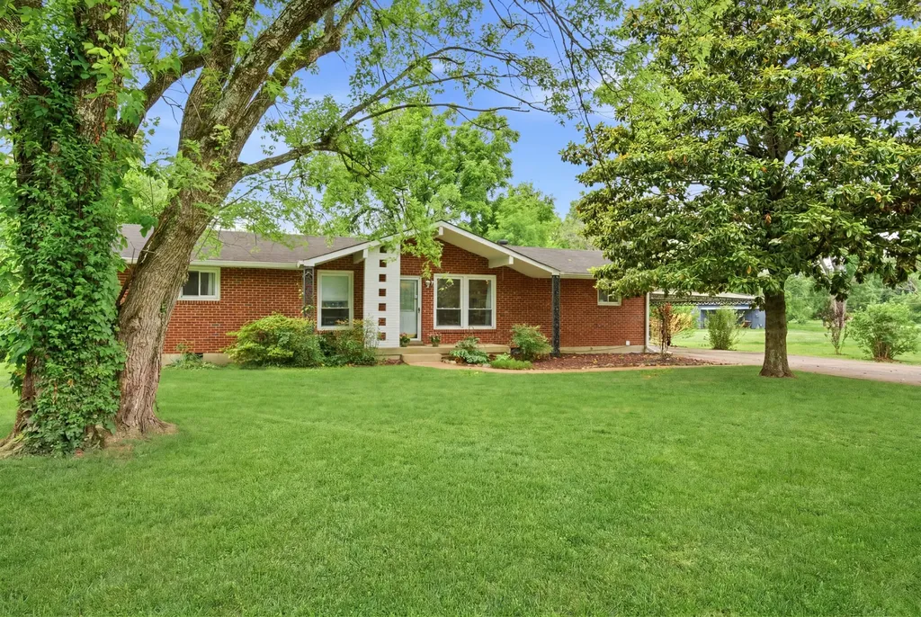 5004 W Durrett Drive Nashville TN 37211