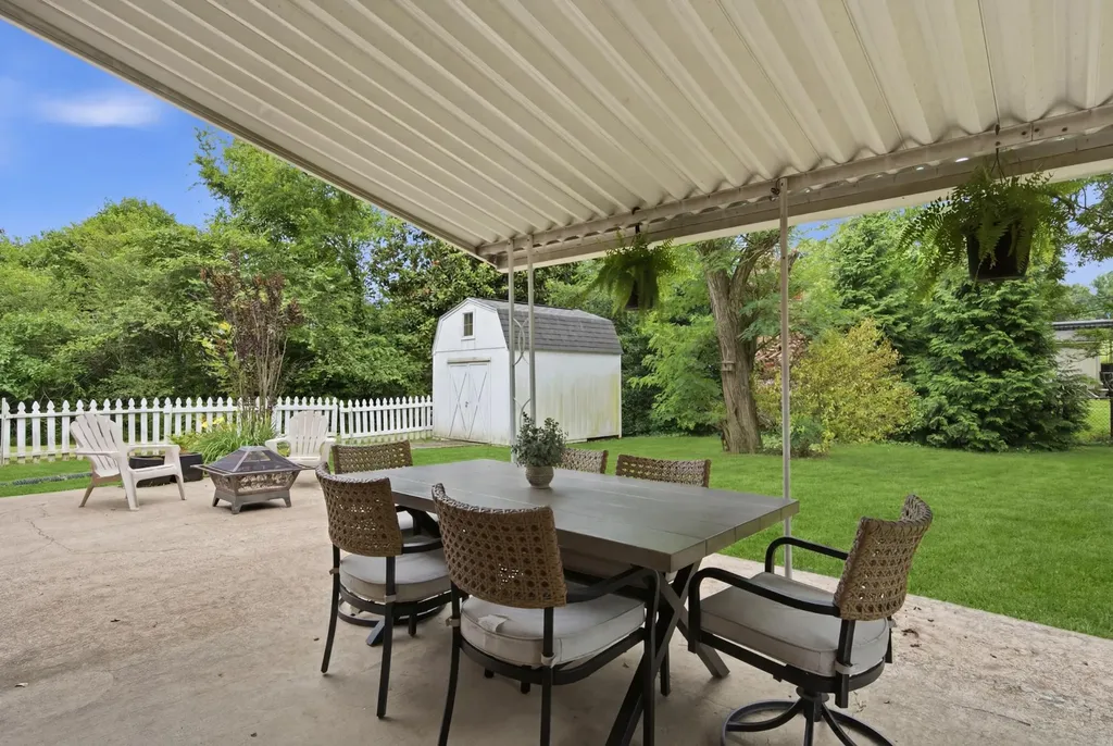 5004 W Durrett Drive Nashville TN 37211