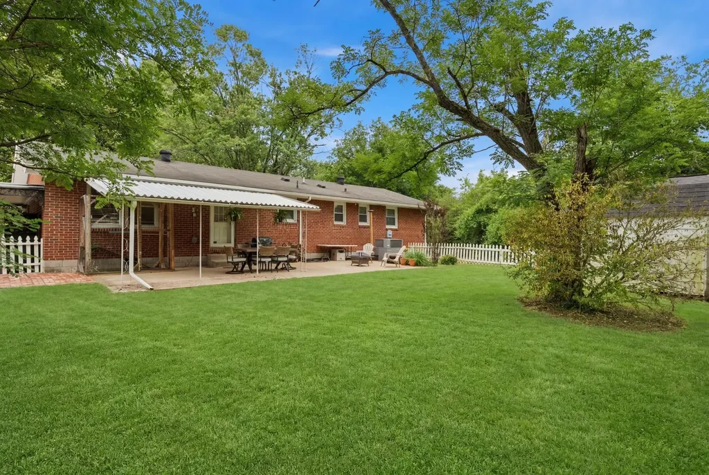 5004 W Durrett Drive Nashville TN 37211