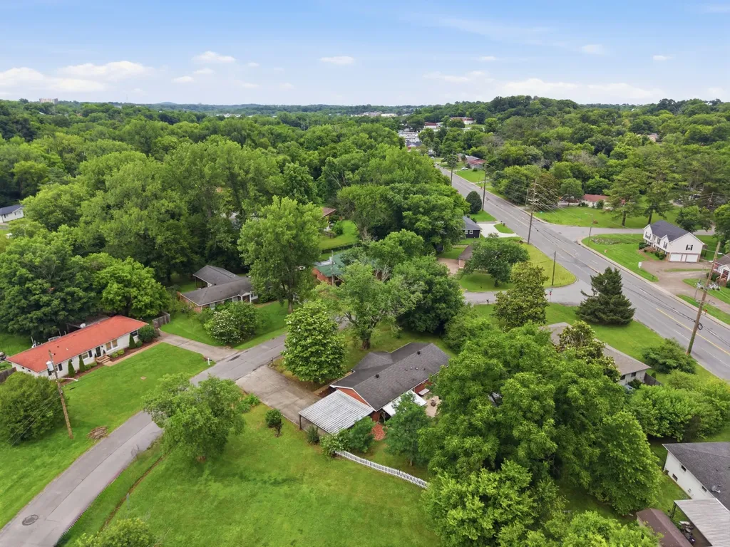 5004 W Durrett Drive Nashville TN 37211