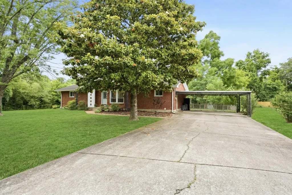 5004 W Durrett Drive Nashville TN 37211