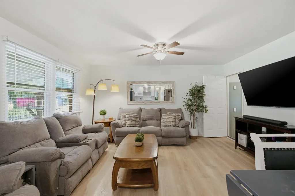 5004 W Durrett Drive Nashville TN 37211