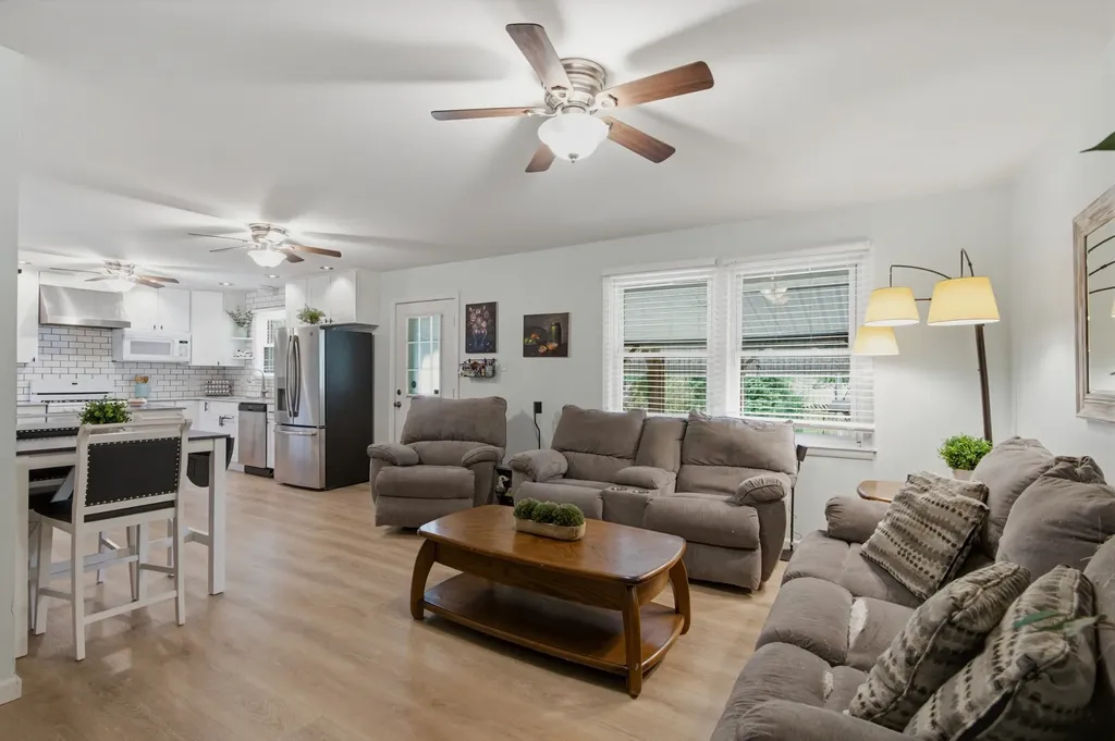 5004 W Durrett Drive Nashville TN 37211