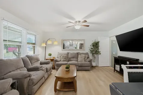 5004 W Durrett Drive Nashville TN 37211