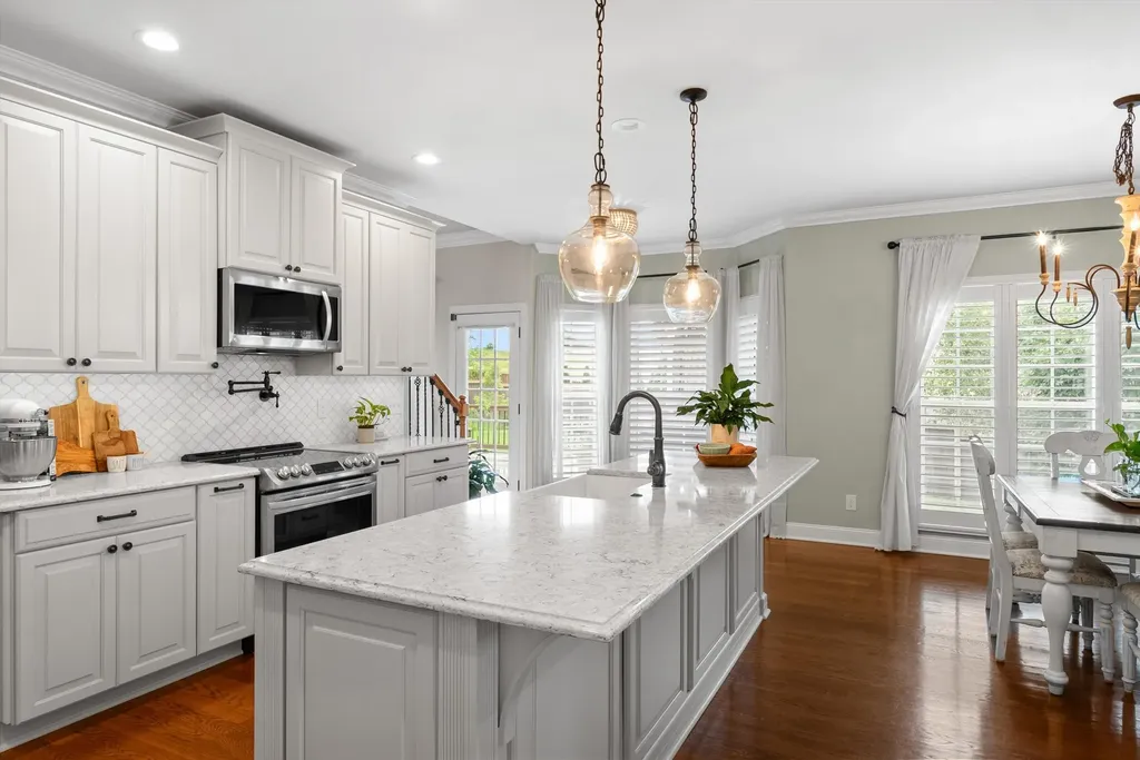 2002 Crye Crest Cove Spring Hill TN 37174