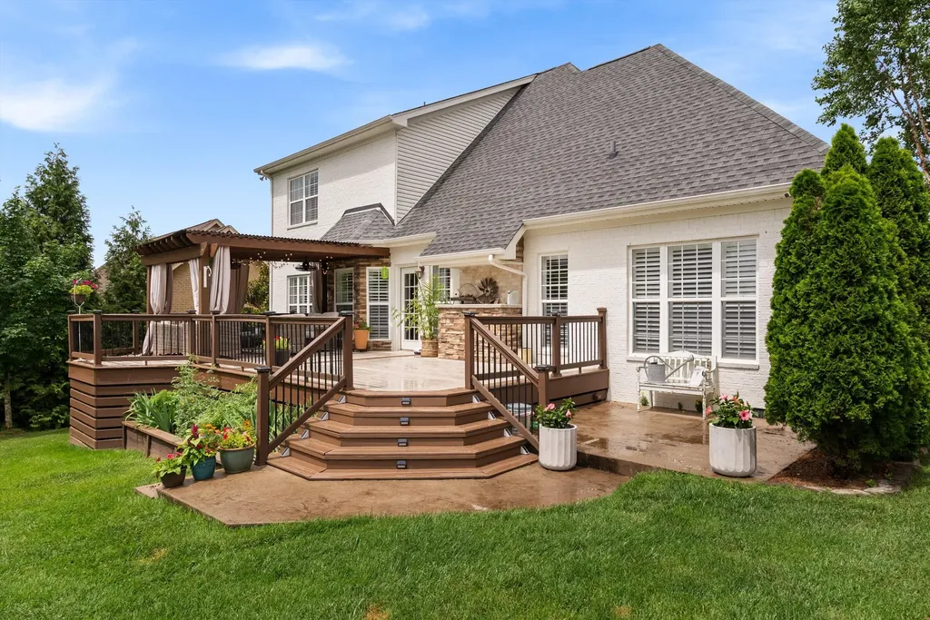 2002 Crye Crest Cove Spring Hill TN 37174