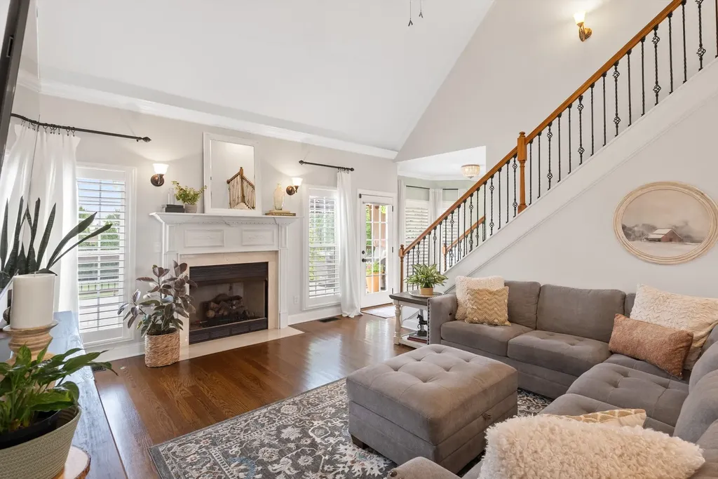 2002 Crye Crest Cove Spring Hill TN 37174