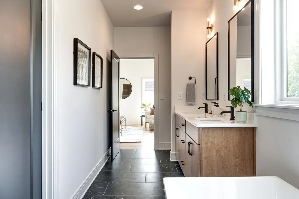 832B W Argyle Avenue Nashville TN 37203