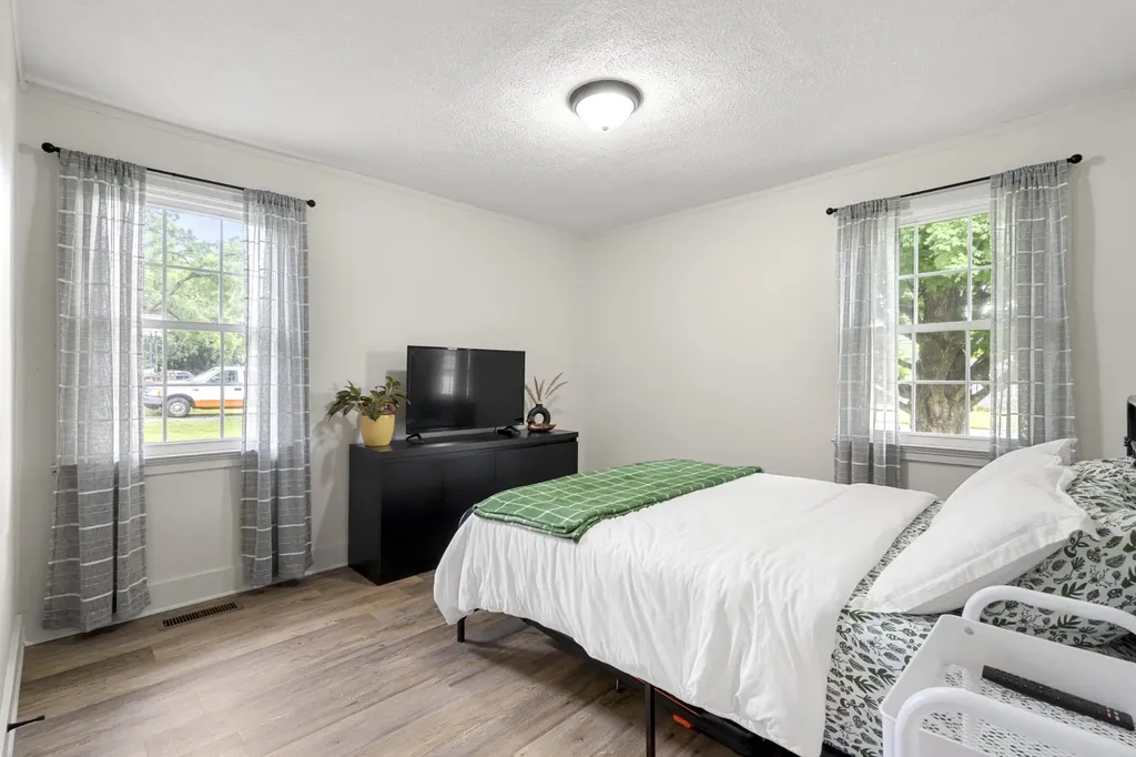 100 Brook Drive Dickson TN 37055
