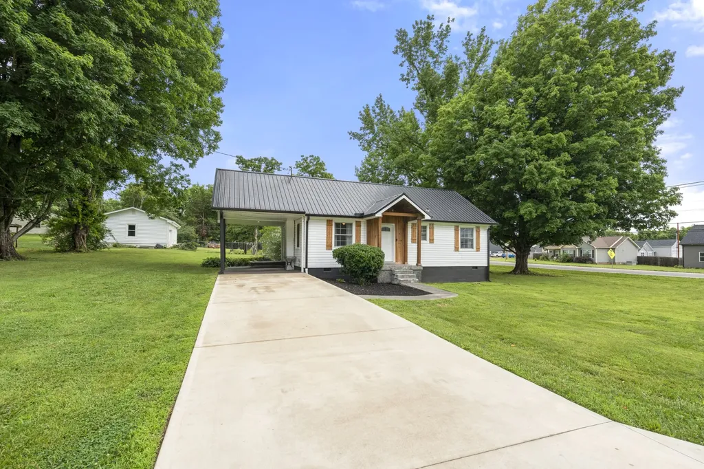100 Brook Drive Dickson TN 37055