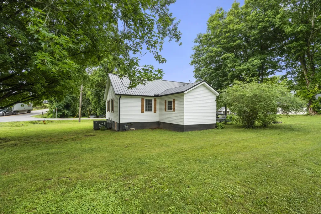100 Brook Drive Dickson TN 37055