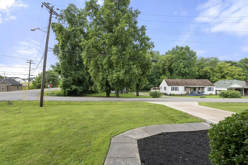 100 Brook Drive Dickson TN 37055
