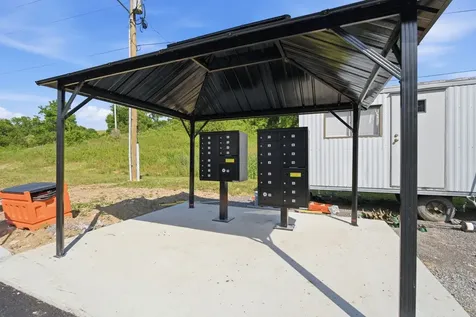 141 Deer Valley Drive E Gordonsville TN 38563