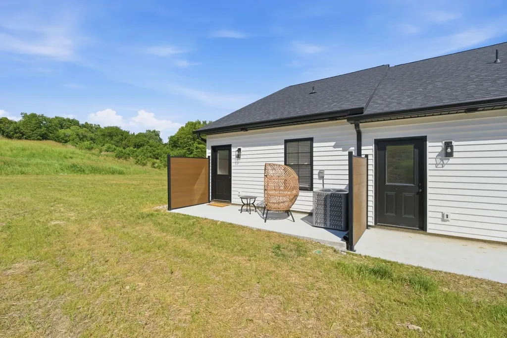 143 Deer Valley Drive E Gordonsville TN 38563