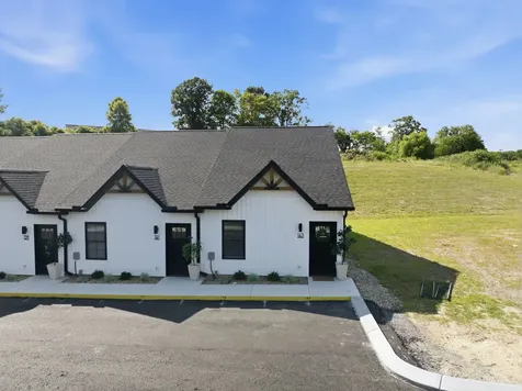 143 Deer Valley Drive E Gordonsville TN 38563