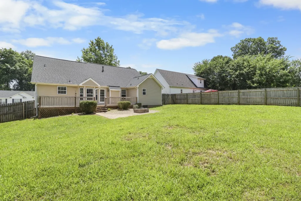 1644 Cedar Springs Circle Clarksville TN 37042