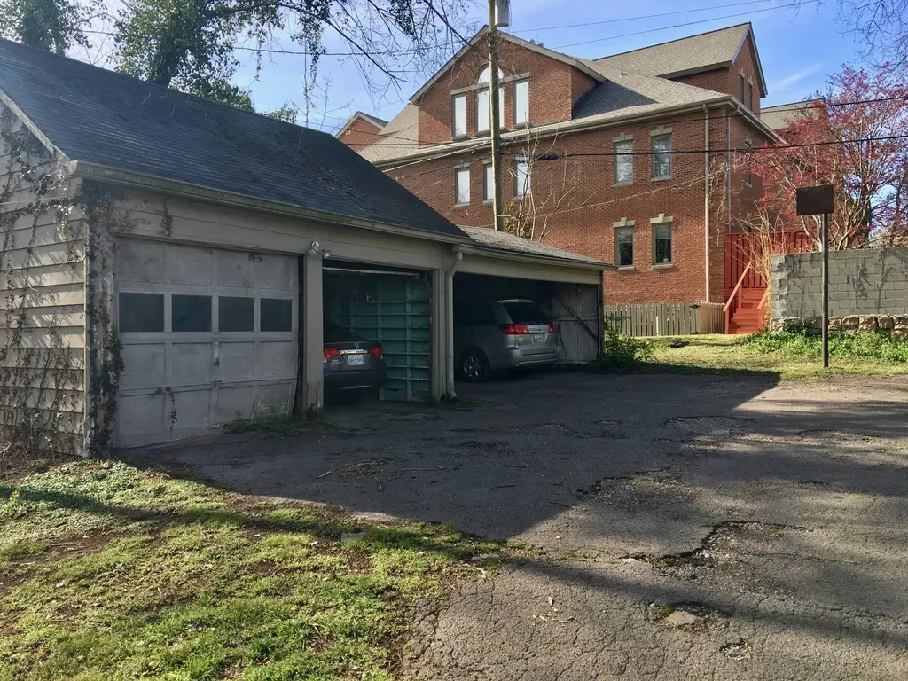 3736 Whitland Avenue Nashville TN 37205