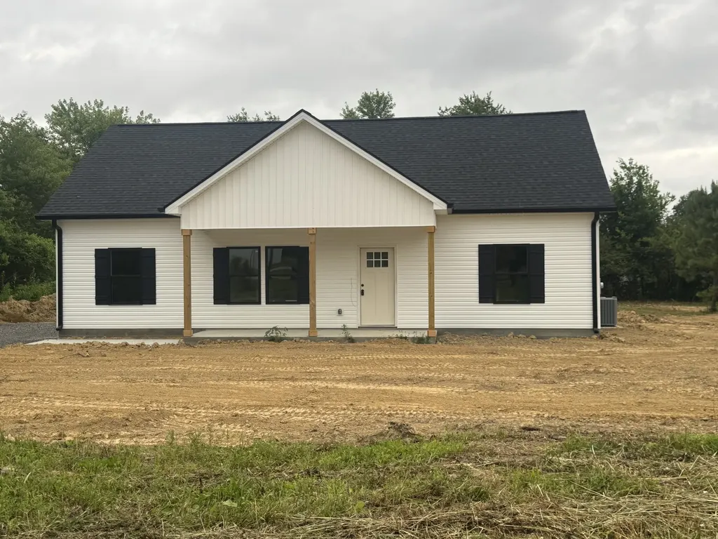 169 Arrowhead Drive Smithville TN 37166