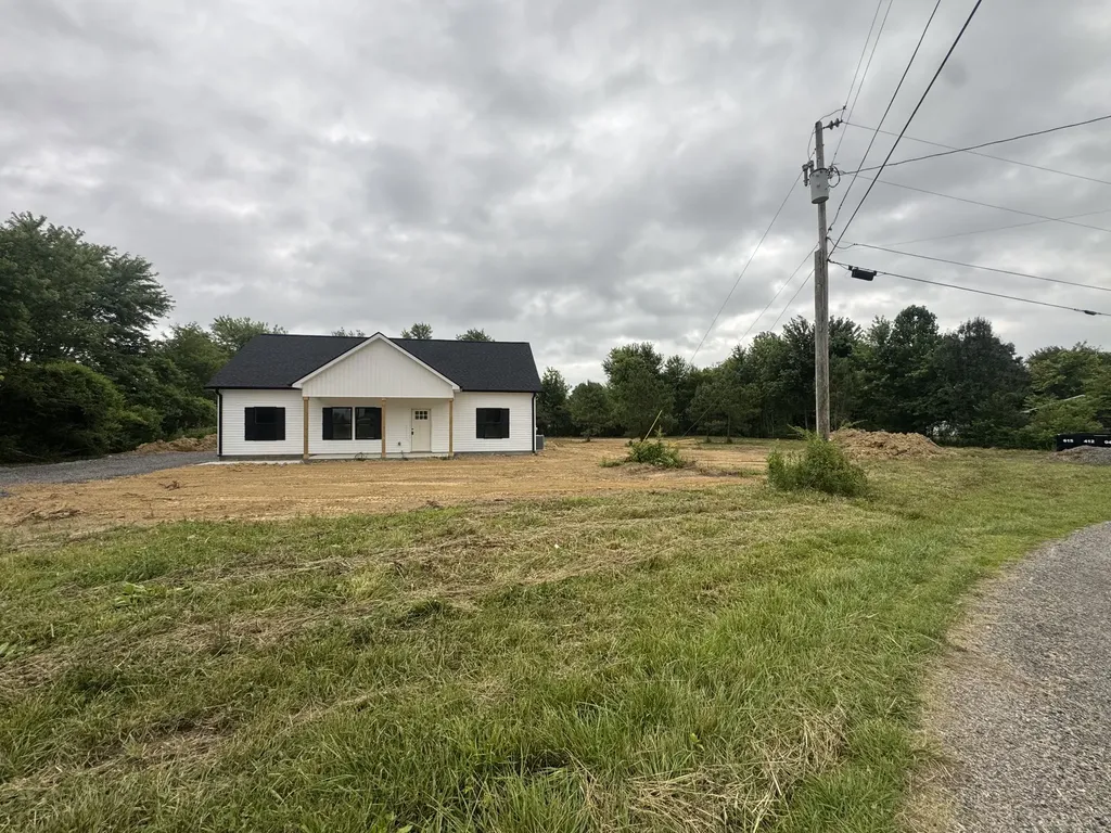 169 Arrowhead Drive Smithville TN 37166
