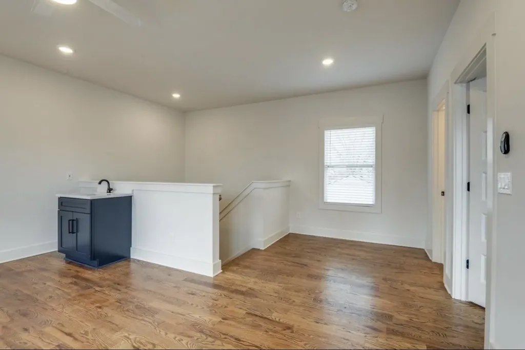 2215B 24th Ave, N Nashville TN 37208