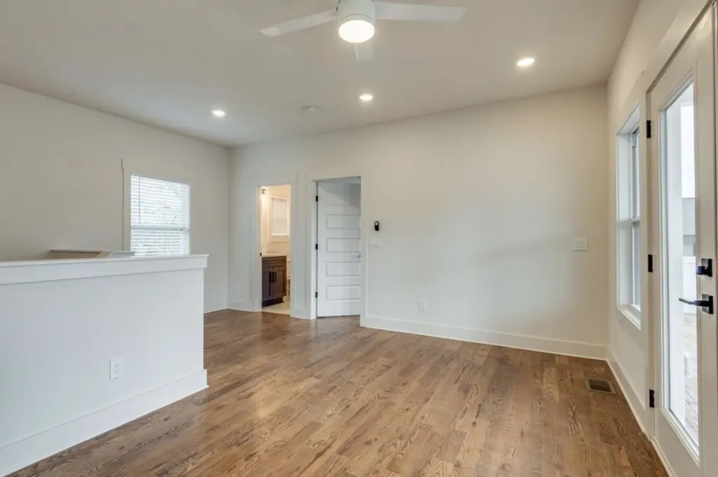 2215B 24th Ave, N Nashville TN 37208