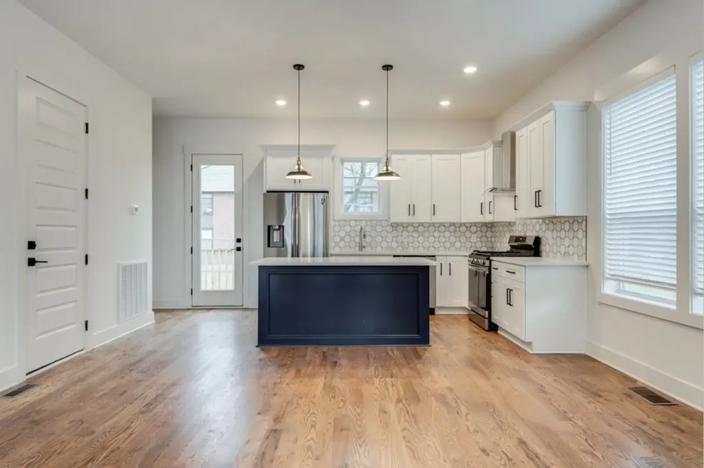 2215B 24th Ave, N Nashville TN 37208