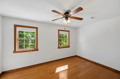 55 Bell Lane Paris TN 38242