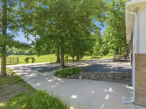 55 Bell Lane Paris TN 38242