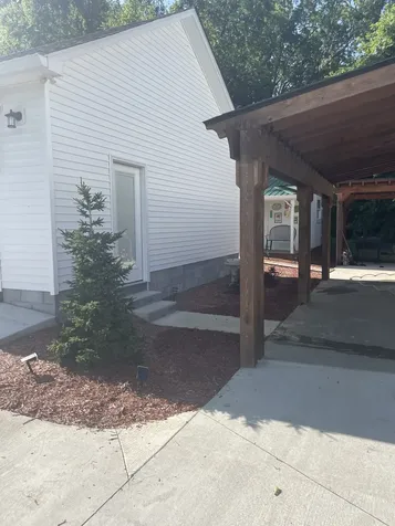 4049 Hampshire Pike Hampshire TN 38461