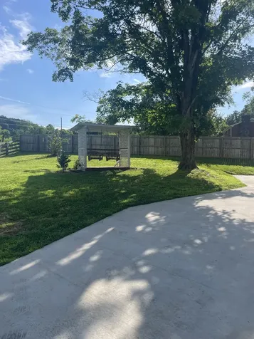 4049 Hampshire Pike Hampshire TN 38461