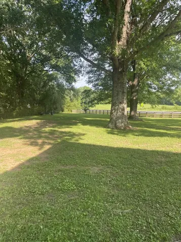 4049 Hampshire Pike Hampshire TN 38461