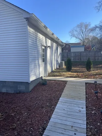 4049 Hampshire Pike Hampshire TN 38461