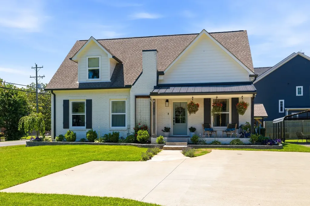 1001 Graybar Lane Nashville TN 37204