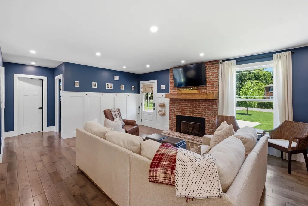 1001 Graybar Lane Nashville TN 37204